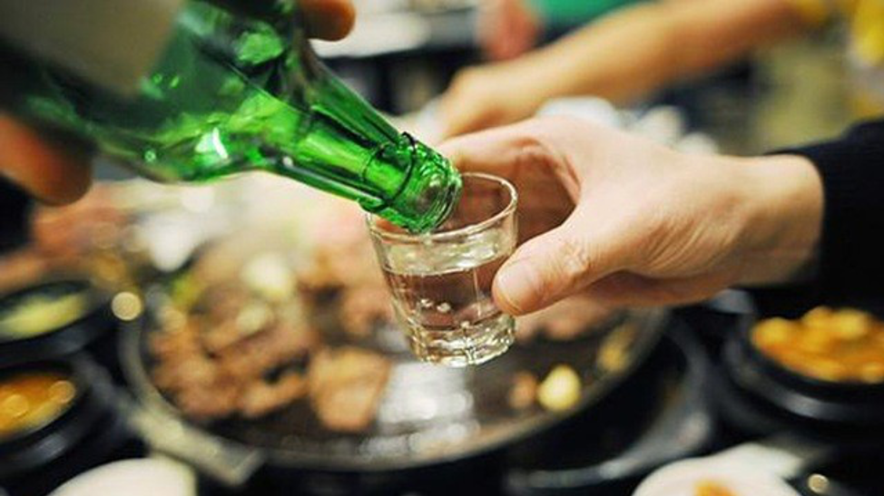Bảo toàn hầu bao dịp tết: Sau uống rượu bao lâu thì có thể an toàn lái xe?