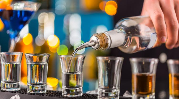 Uống nhiều loại rượu bia cùng lúc, coi chừng!